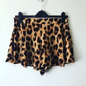 Flared leopard shorts